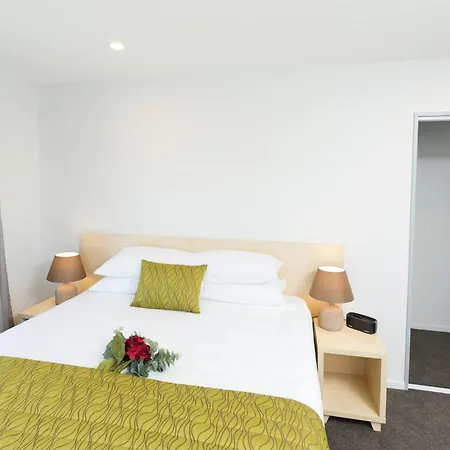 2 On Whiteleigh And 239 On Lincoln Motel-2