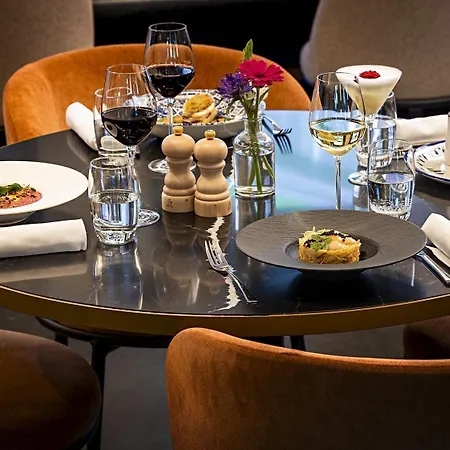Pestana Amsterdam Riverside-2