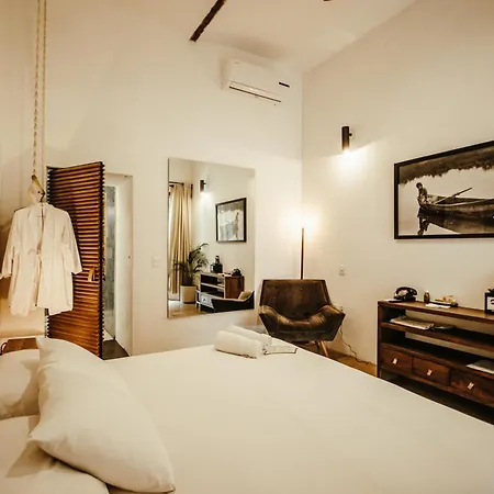Hotel Sin Nombre-3