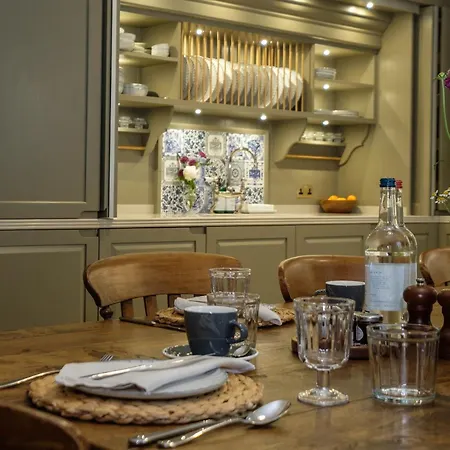 Henrys Townhouse Marylebone, London-3