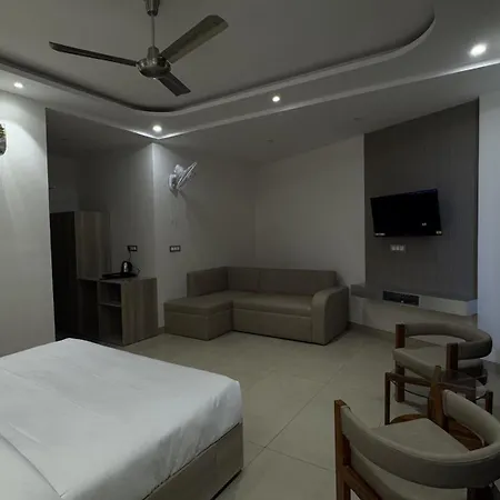 Hotel Ivory Hills-2