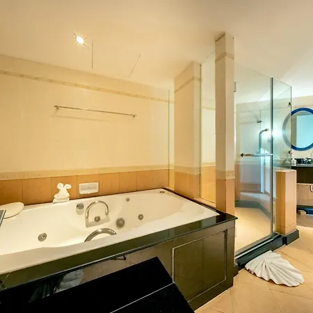 Jomtien Palm Beach Hotel & Resort - Family-Friendly-2
