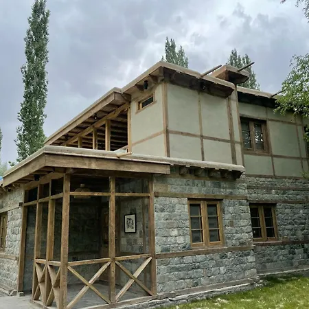 Serena Shigar Fort-2