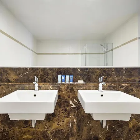Meriton Suites World Tower, Sydney-2