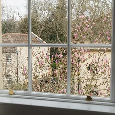 No 15 By Guesthouse, Bath-3