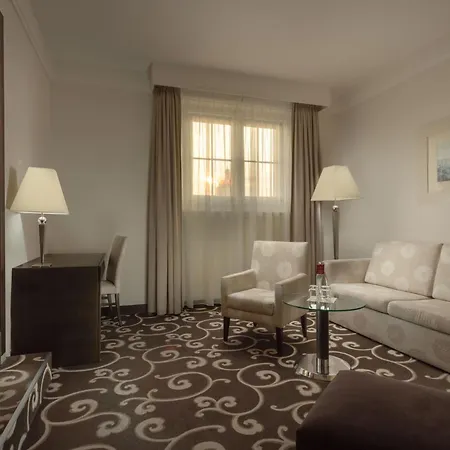 Grand Hotel Bohemia-2