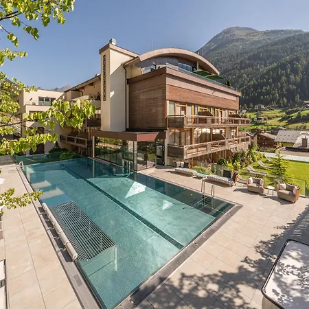 Bergland Design- Und Wellnesshotel-2