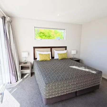 Oxford Village Motels-2