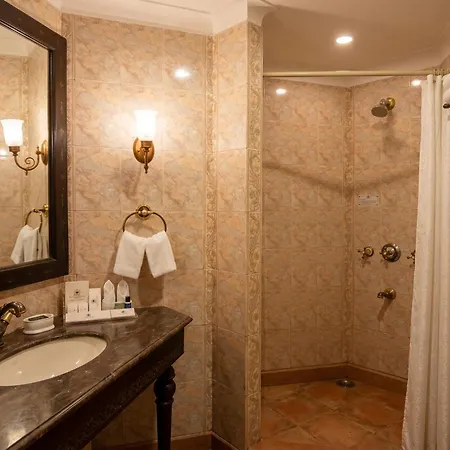 Noor-Us-Sabah Palace-2