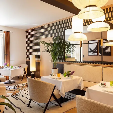 CHAMBRE ROMANTIQUE, JACUZZI et LIT D'EXCEPTION-3