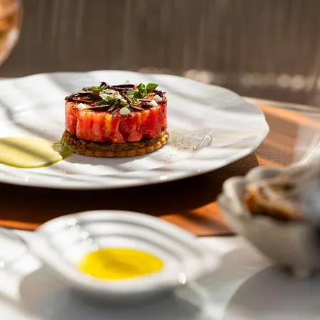 Hôtel et Restaurant La Bastide Bourrelly - Mathias Dandine-3