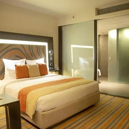 Novotel Kolkata Hotel And Residences-2