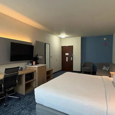 Sleep Inn & Suites Fort Scott-2