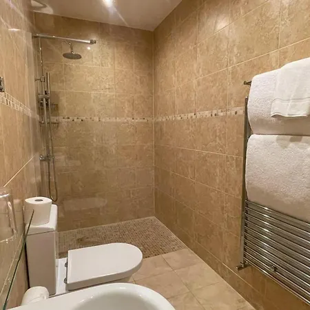 The Redstone Guesthouse-2