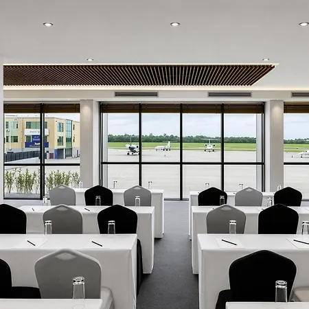 Legend Hotel Lagos Airport, Curio Collection By Hilton-3