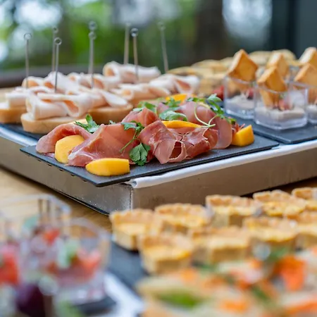 Courtyard By Marriott Osaka Honmachi-2