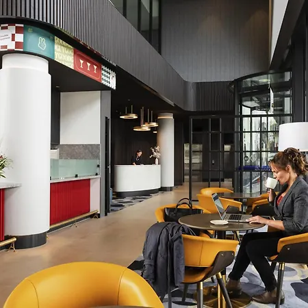 Novotel Devonport-2