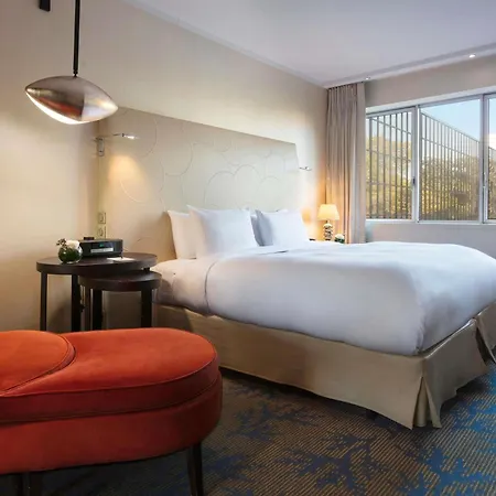 Sofitel Marseille Vieux-Port-2