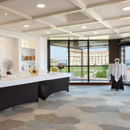 Sofitel Marseille Vieux-Port-3
