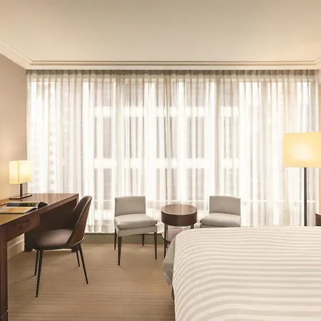 Hyatt Vancouver Downtown Alberni-2