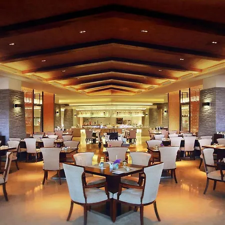 Pullman Oceanview Sanya Bay Resort & Spa-3
