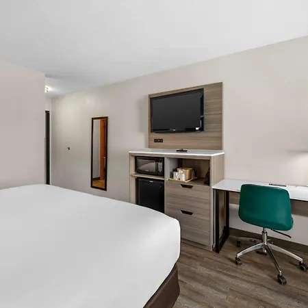 Econo Lodge Inn & Suites Santa Fe South-3