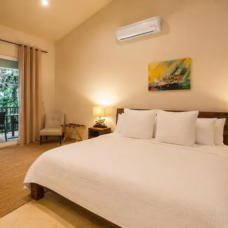 Red Frog Beach Island Resort-3