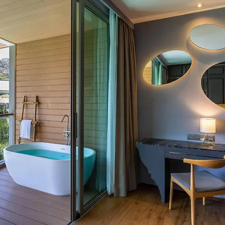Wyndham Grand Nai Harn Beach Phuket-2