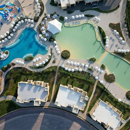 Sofitel Ras Al Khaimah Al Hamra Beach Resort-2