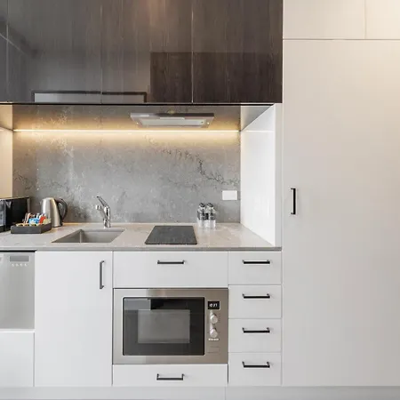 Meriton Suites Melbourne-3