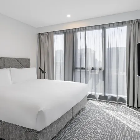Meriton Suites Melbourne-2