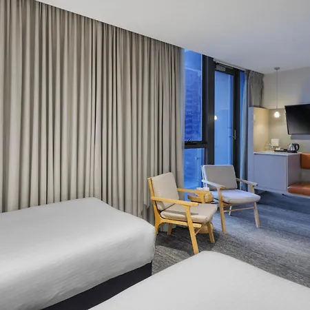 Brady Hotels Central Melbourne-3