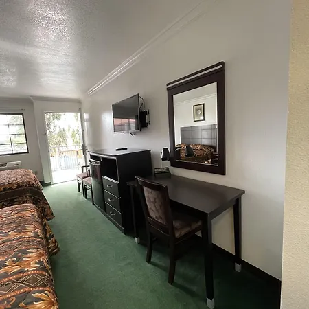Chino Motel-3