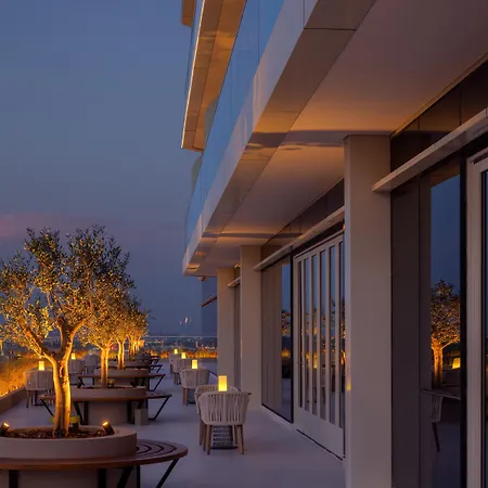 Avani Plus Palm View Dubai Hotel & Suites-3