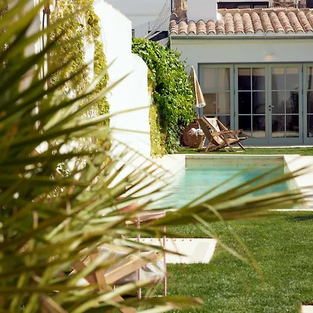 Cristine Bedfor Mahon Boutique Hotel-3