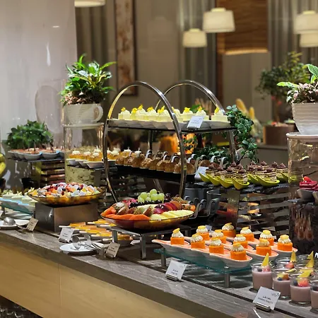 Grand Cosmopolitan Hotel-3