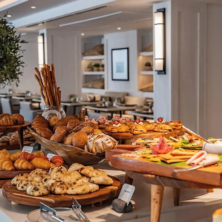 Kwetu Nairobi, Curio Collection By Hilton-2