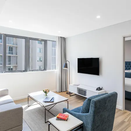 Meriton Suites Sydney Airport-3