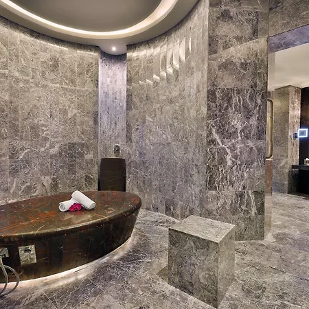 Alrayyan Hotel Doha, Curio Collection By Hilton-3