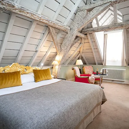 Hotel Le Place D'Armes - Relais & Chateaux-3