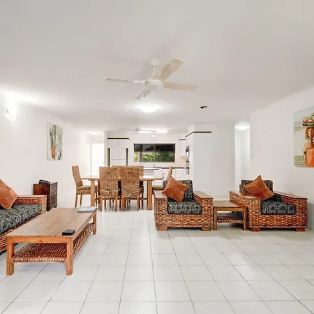 Roydon Beachfront Apartments-2