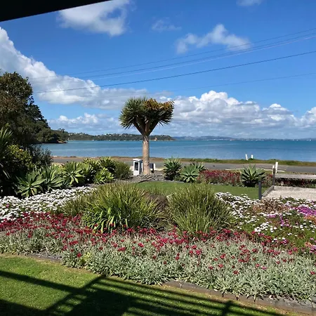 Waiheke Waterfront Lodge-3