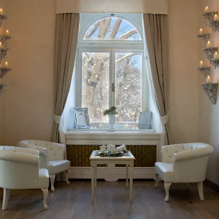 Chateau Mcely-2