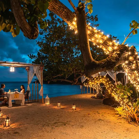 Thavorn Beach Village Resort & Spa Phuket-3