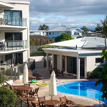 The Reef Beachfront Apartments-3