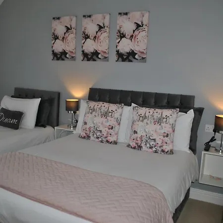 Atlantic Lodge, Main Street Ardara-3