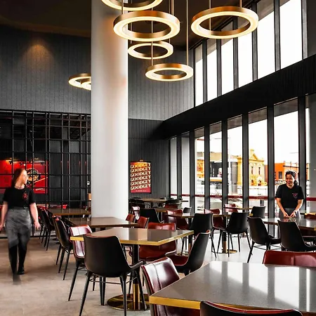 Novotel Devonport-2