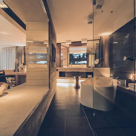 Elizabeth Arthotel Adults Only-3