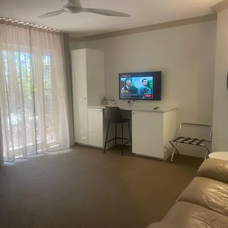 Oasis Inn Ulladulla - Welcoming Guests 18 Years And Older-2