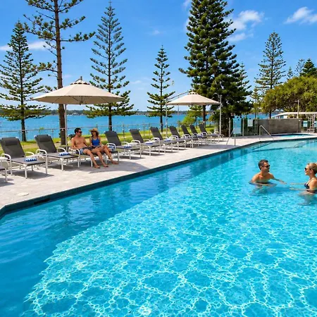 Silvershore Apartments On The Broadwater-3